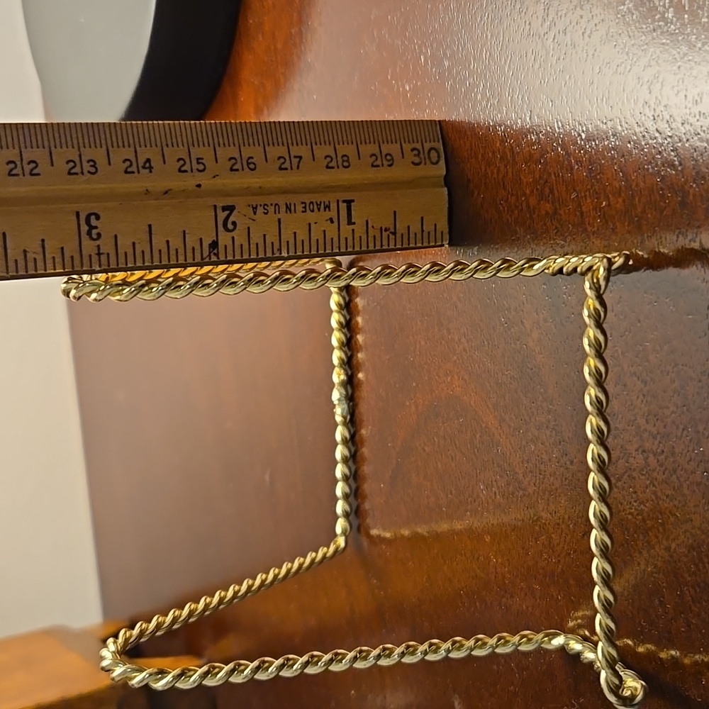 Gold Twisted Wire Display Stand - Picture 4 of 7